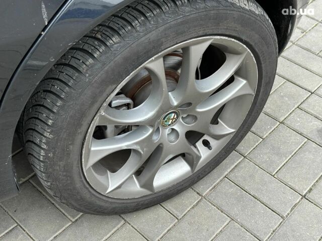 Черный Альфа Ромео 147, объемом двигателя 2 л и пробегом 163 тыс. км за 5990 $, фото 6 на Automoto.ua