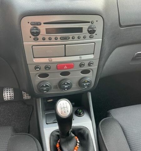 Черный Альфа Ромео 147, объемом двигателя 1.6 л и пробегом 93 тыс. км за 4800 $, фото 22 на Automoto.ua