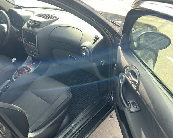 Чорний Альфа Ромео 147, об'ємом двигуна 1.6 л та пробігом 180 тис. км за 5100 $, фото 3 на Automoto.ua