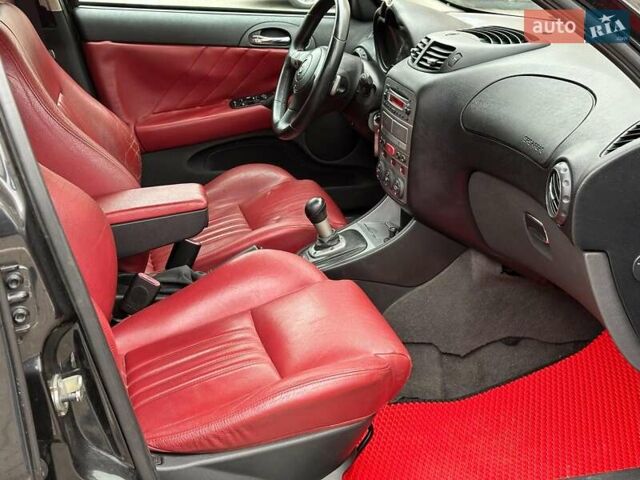 Черный Альфа Ромео 147, объемом двигателя 2 л и пробегом 163 тыс. км за 5990 $, фото 19 на Automoto.ua
