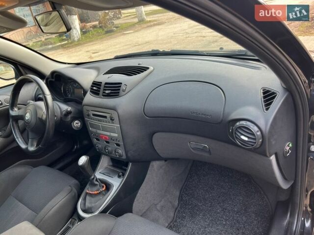 Черный Альфа Ромео 147, объемом двигателя 1.6 л и пробегом 93 тыс. км за 4800 $, фото 15 на Automoto.ua