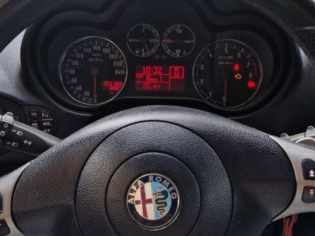 Черный Альфа Ромео 147, объемом двигателя 2 л и пробегом 163 тыс. км за 6200 $, фото 7 на Automoto.ua