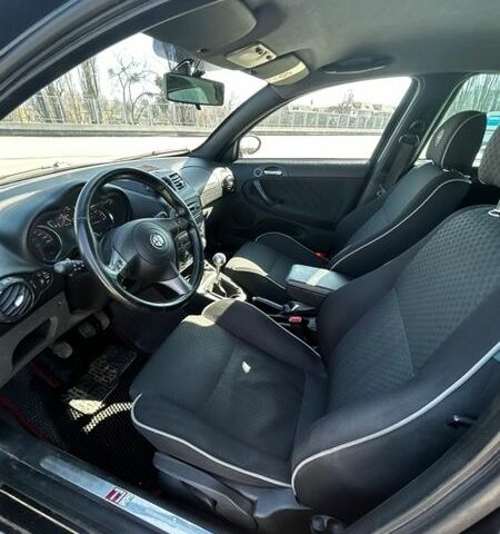 Черный Альфа Ромео 147, объемом двигателя 1.6 л и пробегом 170 тыс. км за 4500 $, фото 19 на Automoto.ua