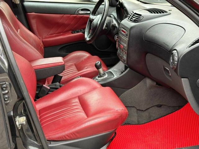 Черный Альфа Ромео 147, объемом двигателя 2 л и пробегом 163 тыс. км за 5990 $, фото 19 на Automoto.ua