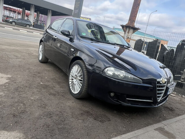 Чорний Альфа Ромео 147, об'ємом двигуна 1.6 л та пробігом 180 тис. км за 4800 $, фото 13 на Automoto.ua