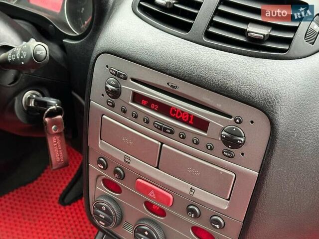 Черный Альфа Ромео 147, объемом двигателя 2 л и пробегом 163 тыс. км за 5990 $, фото 22 на Automoto.ua