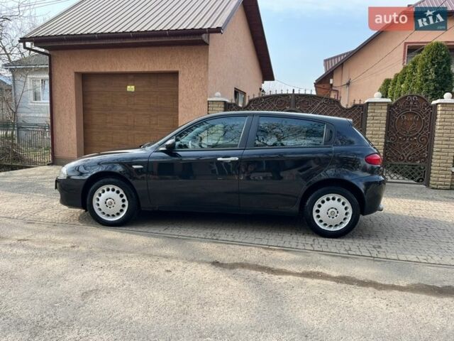 Черный Альфа Ромео 147, объемом двигателя 1.6 л и пробегом 93 тыс. км за 4800 $, фото 2 на Automoto.ua