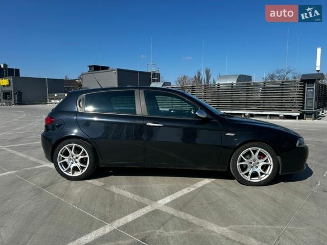 Черный Альфа Ромео 147, объемом двигателя 1.6 л и пробегом 170 тыс. км за 4500 $, фото 1 на Automoto.ua