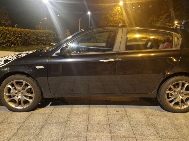 Черный Альфа Ромео 147, объемом двигателя 2 л и пробегом 163 тыс. км за 6200 $, фото 12 на Automoto.ua