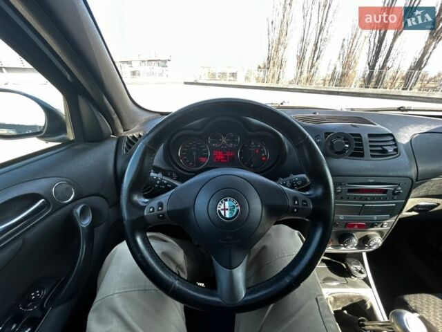 Черный Альфа Ромео 147, объемом двигателя 1.6 л и пробегом 170 тыс. км за 4500 $, фото 21 на Automoto.ua