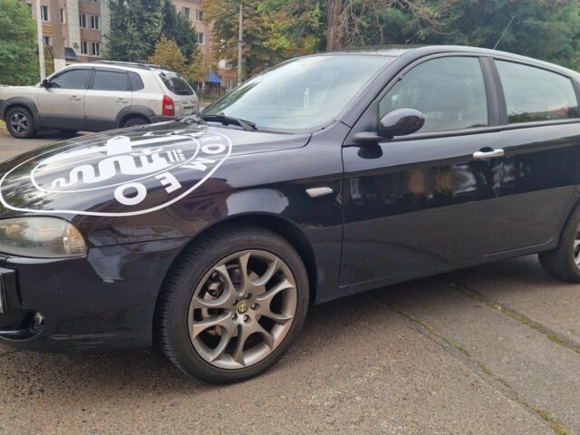 Черный Альфа Ромео 147, объемом двигателя 2 л и пробегом 163 тыс. км за 6200 $, фото 3 на Automoto.ua