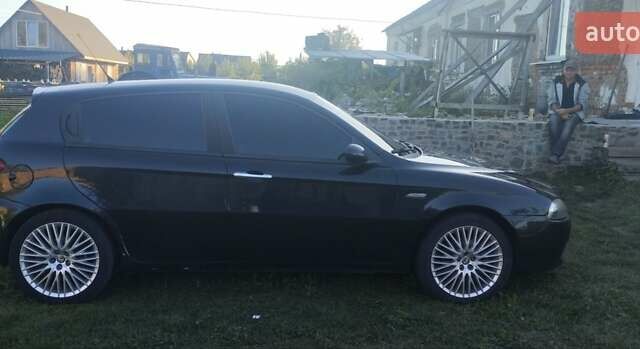 Чорний Альфа Ромео 147, об'ємом двигуна 1.6 л та пробігом 273 тис. км за 4400 $, фото 1 на Automoto.ua