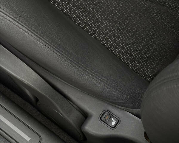 Черный Альфа Ромео 147, объемом двигателя 1.6 л и пробегом 138 тыс. км за 5800 $, фото 20 на Automoto.ua