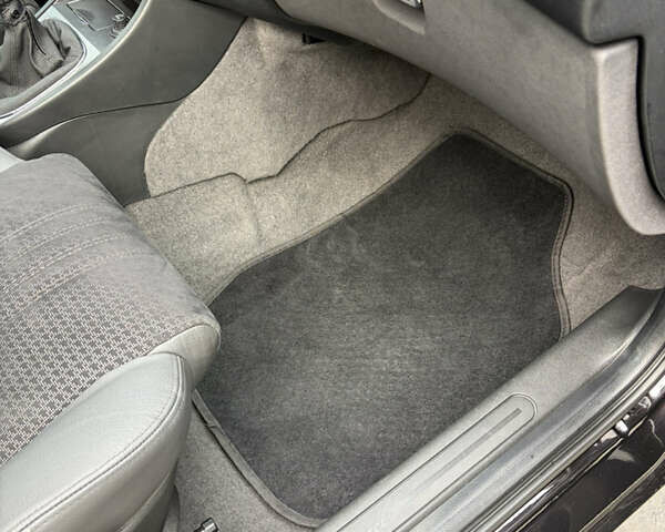 Черный Альфа Ромео 147, объемом двигателя 1.6 л и пробегом 138 тыс. км за 5800 $, фото 124 на Automoto.ua