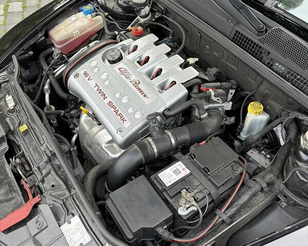 Черный Альфа Ромео 147, объемом двигателя 1.6 л и пробегом 138 тыс. км за 5800 $, фото 101 на Automoto.ua