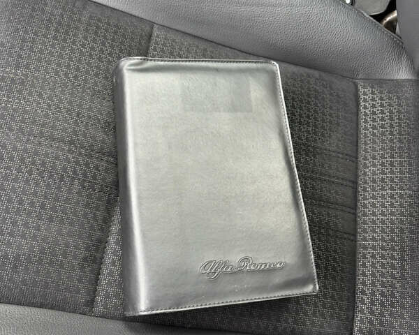 Черный Альфа Ромео 147, объемом двигателя 1.6 л и пробегом 138 тыс. км за 5800 $, фото 158 на Automoto.ua