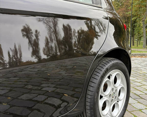 Черный Альфа Ромео 147, объемом двигателя 1.6 л и пробегом 138 тыс. км за 5800 $, фото 11 на Automoto.ua