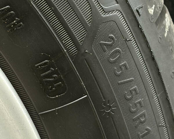 Черный Альфа Ромео 147, объемом двигателя 1.6 л и пробегом 138 тыс. км за 5800 $, фото 74 на Automoto.ua