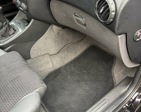 Черный Альфа Ромео 147, объемом двигателя 1.6 л и пробегом 138 тыс. км за 5800 $, фото 123 на Automoto.ua