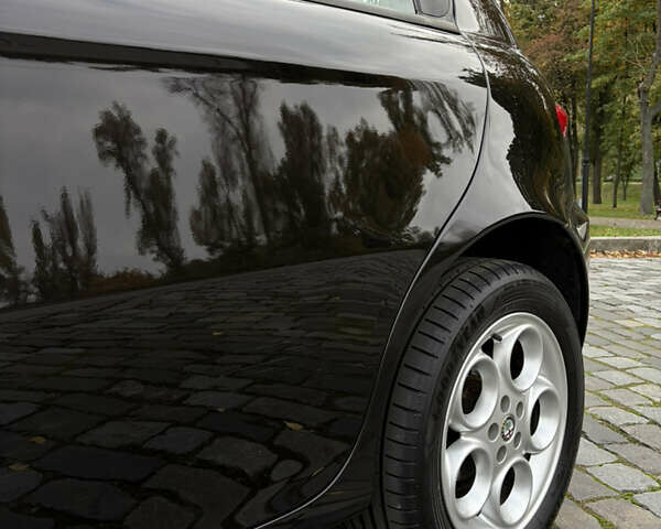 Черный Альфа Ромео 147, объемом двигателя 1.6 л и пробегом 138 тыс. км за 5800 $, фото 12 на Automoto.ua