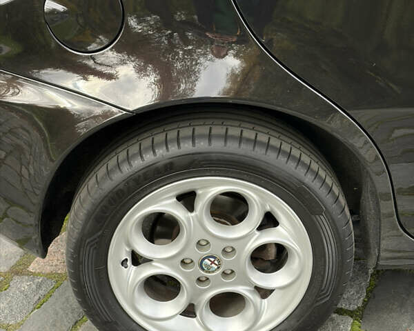 Черный Альфа Ромео 147, объемом двигателя 1.6 л и пробегом 138 тыс. км за 5800 $, фото 55 на Automoto.ua