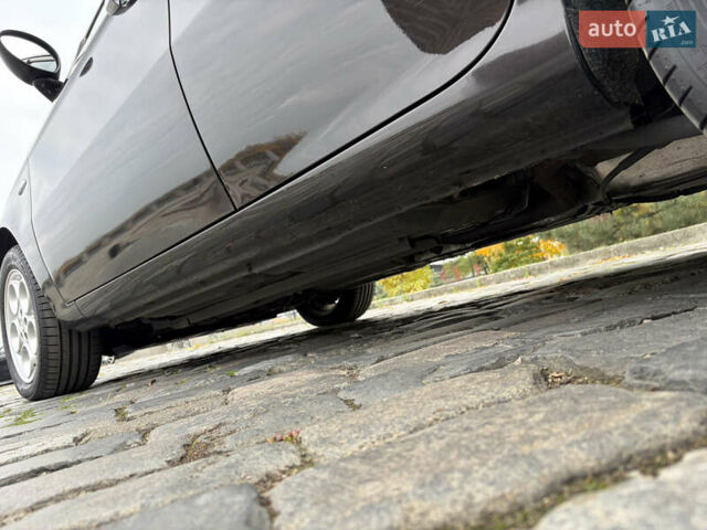 Черный Альфа Ромео 147, объемом двигателя 1.6 л и пробегом 138 тыс. км за 5800 $, фото 143 на Automoto.ua