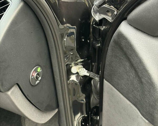 Черный Альфа Ромео 147, объемом двигателя 1.6 л и пробегом 138 тыс. км за 5800 $, фото 97 на Automoto.ua