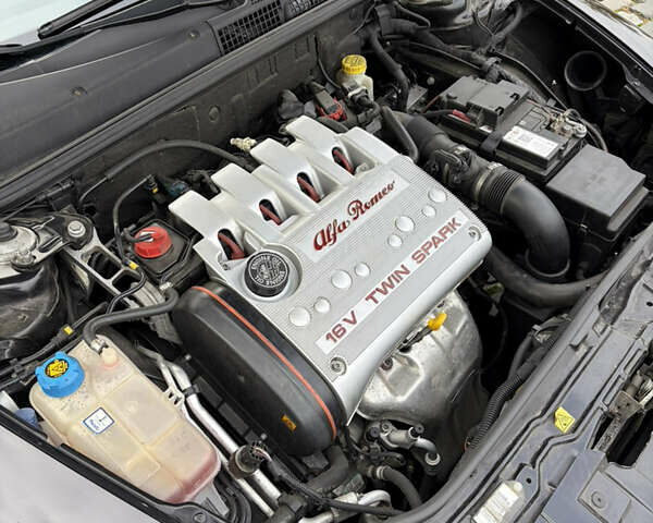 Черный Альфа Ромео 147, объемом двигателя 1.6 л и пробегом 138 тыс. км за 5800 $, фото 100 на Automoto.ua