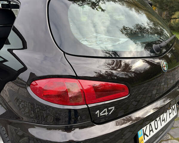 Черный Альфа Ромео 147, объемом двигателя 1.6 л и пробегом 138 тыс. км за 5800 $, фото 52 на Automoto.ua