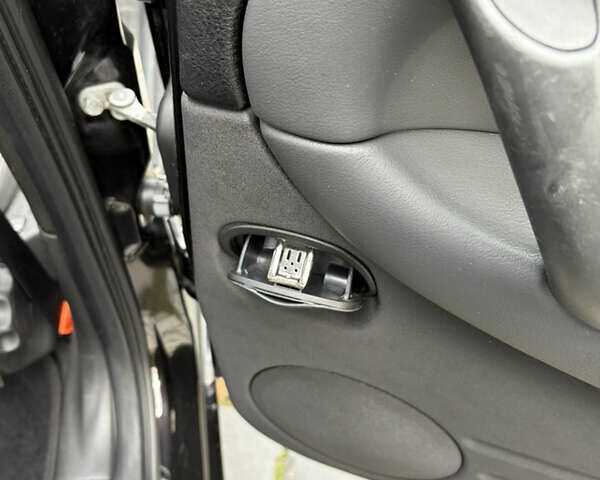 Черный Альфа Ромео 147, объемом двигателя 1.6 л и пробегом 138 тыс. км за 5800 $, фото 47 на Automoto.ua