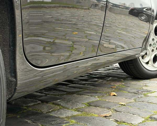 Черный Альфа Ромео 147, объемом двигателя 1.6 л и пробегом 138 тыс. км за 5800 $, фото 56 на Automoto.ua