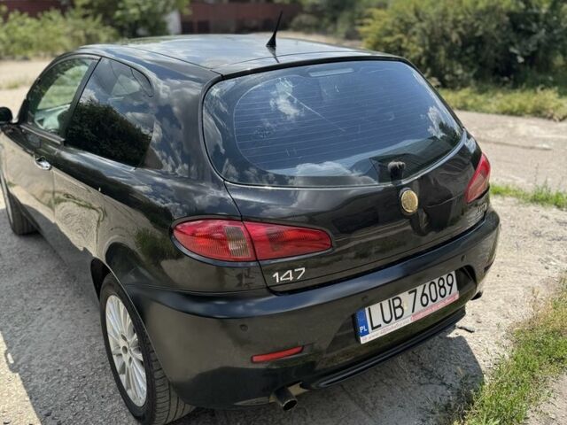 Черный Альфа Ромео 147, объемом двигателя 0 л и пробегом 280 тыс. км за 2400 $, фото 3 на Automoto.ua