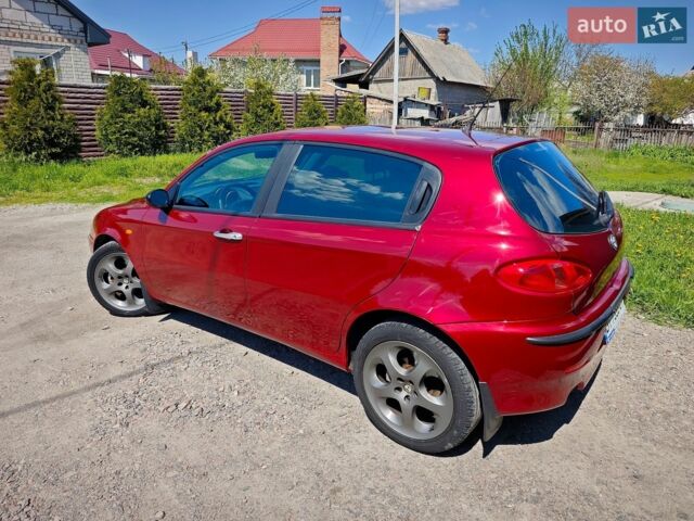Червоний Альфа Ромео 147, об'ємом двигуна 2 л та пробігом 276 тис. км за 4700 $, фото 3 на Automoto.ua