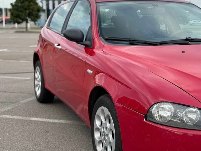 Червоний Альфа Ромео 147, об'ємом двигуна 1.6 л та пробігом 230 тис. км за 3300 $, фото 5 на Automoto.ua