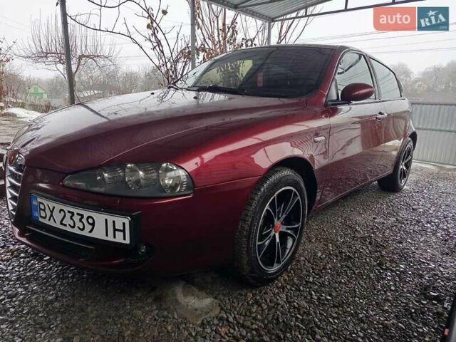 Червоний Альфа Ромео 147, об'ємом двигуна 1.97 л та пробігом 200 тис. км за 5000 $, фото 4 на Automoto.ua