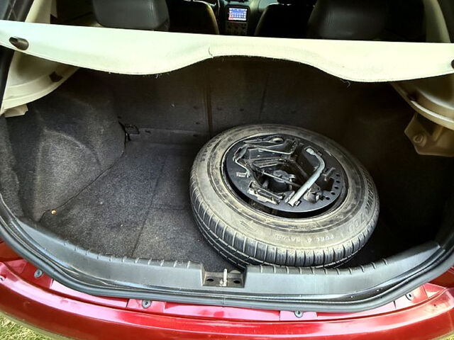 Красный Альфа Ромео 147, объемом двигателя 2 л и пробегом 211 тыс. км за 6000 $, фото 11 на Automoto.ua