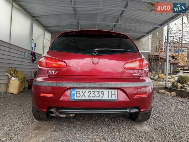 Червоний Альфа Ромео 147, об'ємом двигуна 1.97 л та пробігом 200 тис. км за 5000 $, фото 3 на Automoto.ua