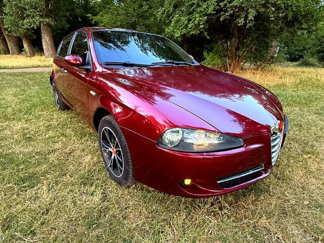 Красный Альфа Ромео 147, объемом двигателя 2 л и пробегом 211 тыс. км за 6000 $, фото 6 на Automoto.ua