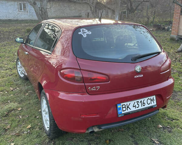Червоний Альфа Ромео 147, об'ємом двигуна 1.6 л та пробігом 240 тис. км за 3500 $, фото 2 на Automoto.ua
