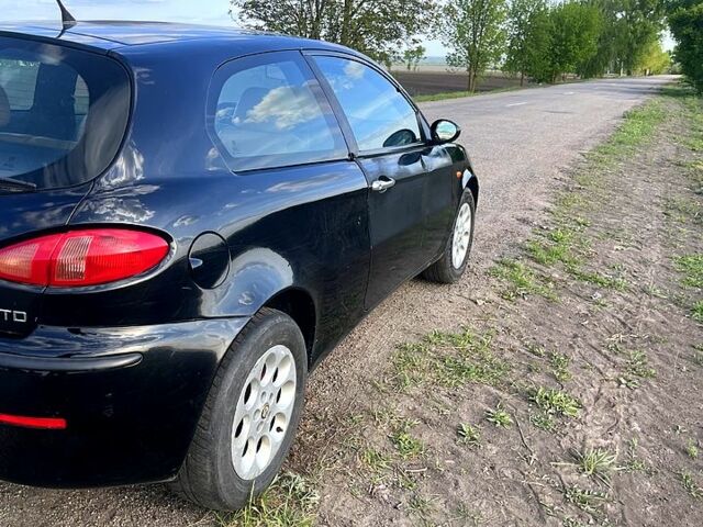 Альфа Ромео 147, объемом двигателя 1.9 л и пробегом 366 тыс. км за 3300 $, фото 5 на Automoto.ua