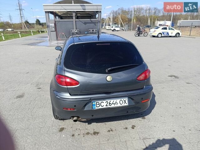 Сірий Альфа Ромео 147, об'ємом двигуна 1.6 л та пробігом 177 тис. км за 3500 $, фото 4 на Automoto.ua