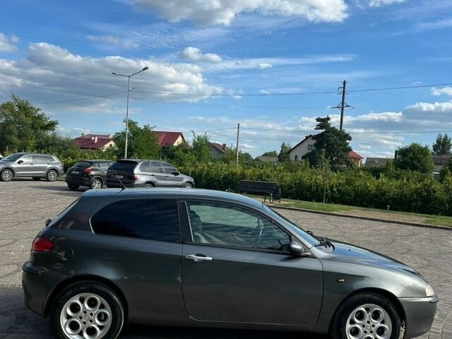 Серый Альфа Ромео 147, объемом двигателя 1.6 л и пробегом 181 тыс. км за 2300 $, фото 13 на Automoto.ua