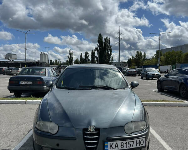 Серый Альфа Ромео 147, объемом двигателя 2 л и пробегом 174 тыс. км за 3000 $, фото 1 на Automoto.ua