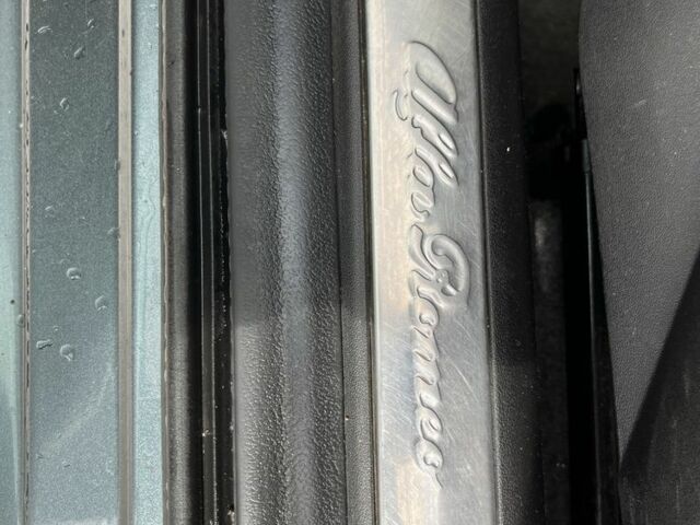 Сірий Альфа Ромео 147, об'ємом двигуна 2 л та пробігом 176 тис. км за 2990 $, фото 8 на Automoto.ua