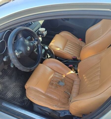 Серый Альфа Ромео 147, объемом двигателя 1.97 л и пробегом 267 тыс. км за 2800 $, фото 5 на Automoto.ua