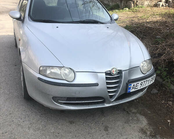 Серый Альфа Ромео 147, объемом двигателя 1.91 л и пробегом 487 тыс. км за 3000 $, фото 15 на Automoto.ua