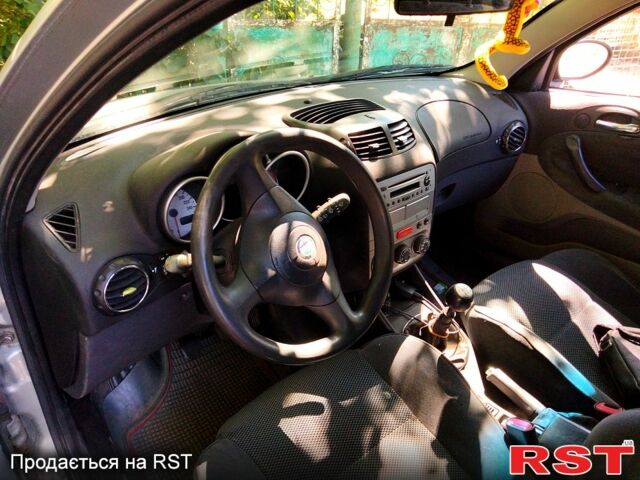 Сірий Альфа Ромео 147, об'ємом двигуна 1.9 л та пробігом 0 тис. км за 2200 $, фото 6 на Automoto.ua