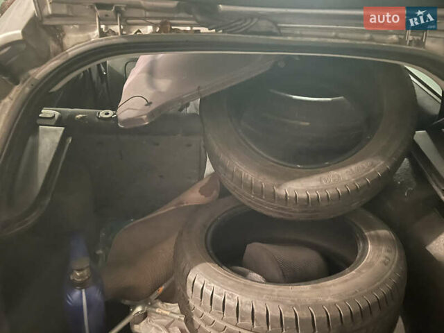 Серый Альфа Ромео 147, объемом двигателя 1.91 л и пробегом 487 тыс. км за 3000 $, фото 12 на Automoto.ua