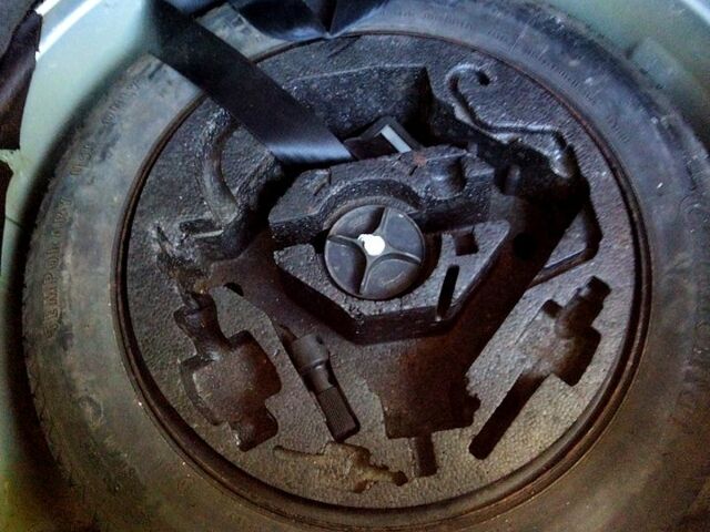 Сірий Альфа Ромео 147, об'ємом двигуна 1.9 л та пробігом 0 тис. км за 2200 $, фото 3 на Automoto.ua