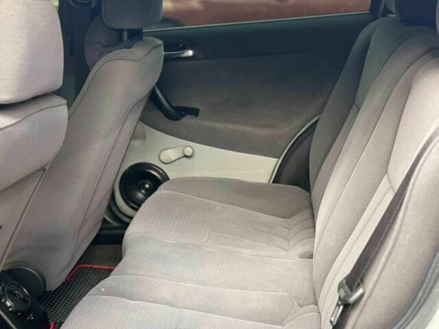 Серый Альфа Ромео 147, объемом двигателя 1.6 л и пробегом 100 тыс. км за 3000 $, фото 7 на Automoto.ua